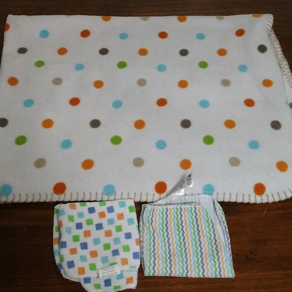7 Items Little Me & More Fox Baby Themed, Blanket and Towel, Clothing Set - Picture 5 of 16